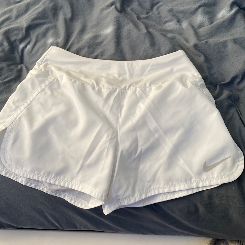 nike>white athletic shorts “tennis shorts” size XS